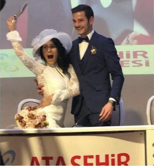 Didem Sarı’nın sık sık mangal partisinden paylaşım yaptığı sevgilisi cinayet suçundan cezaevinde yatmış, Devlet Tiyatrosu sanatçısı Kaya Akarsu’nun evli oğlu Kayacan Akarsu çıktı.