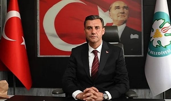 Manisa Büyükşehir Belediye Başkanı Ferdi Zeyrek'in erken kaybı milyonları yasa boğdu.
